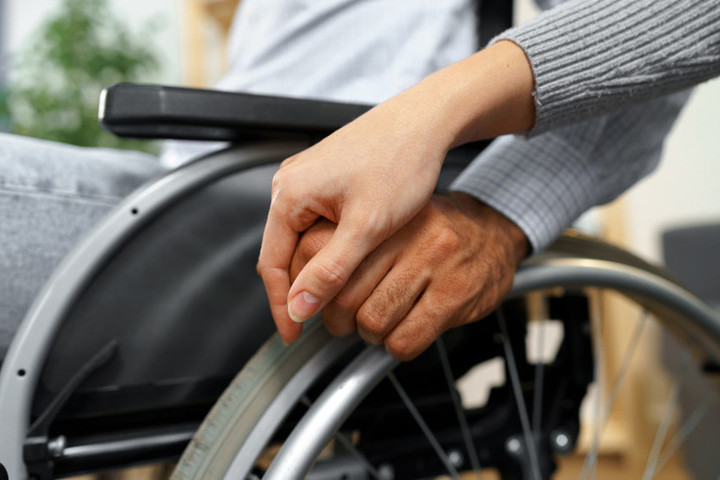 Люди с инвалидностью